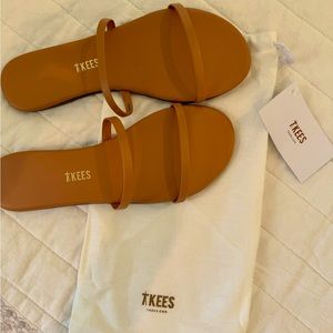 Tkees Sandal Gemma in Clay. Size 7. Never worn. With bag.